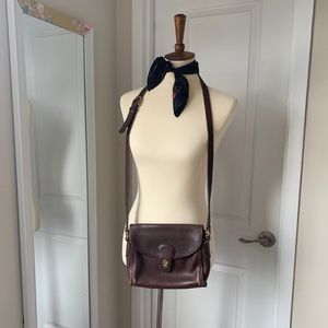 VINTAGE Brown Coach Turn-Lock Bag 💼